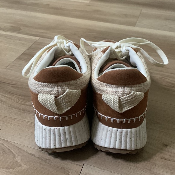 Boho sneakers trendy size 11  Target LIKE NEW, worn once - Picture 4 of 7